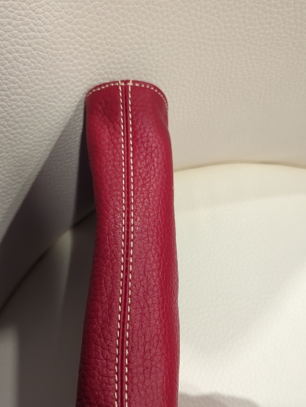 Maxx New York Red Leather Zip Cosmetic Pouch - Picture 3 of 6